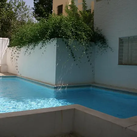 Mike's Apartment. Parking Y Piscina Apartment *