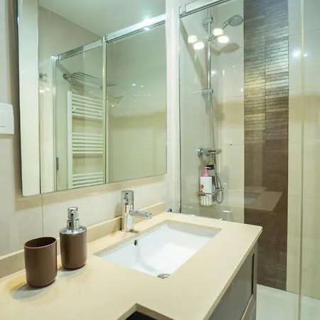 Increible Piso Centrico Con Parking Y Piscina, Ideal Familias! *